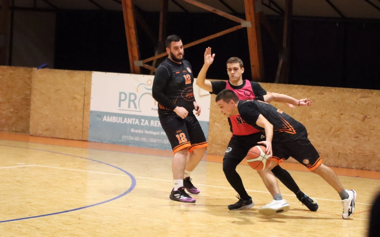 Taktička borba i mirni finiš: 62-57 za KK 8. Maj