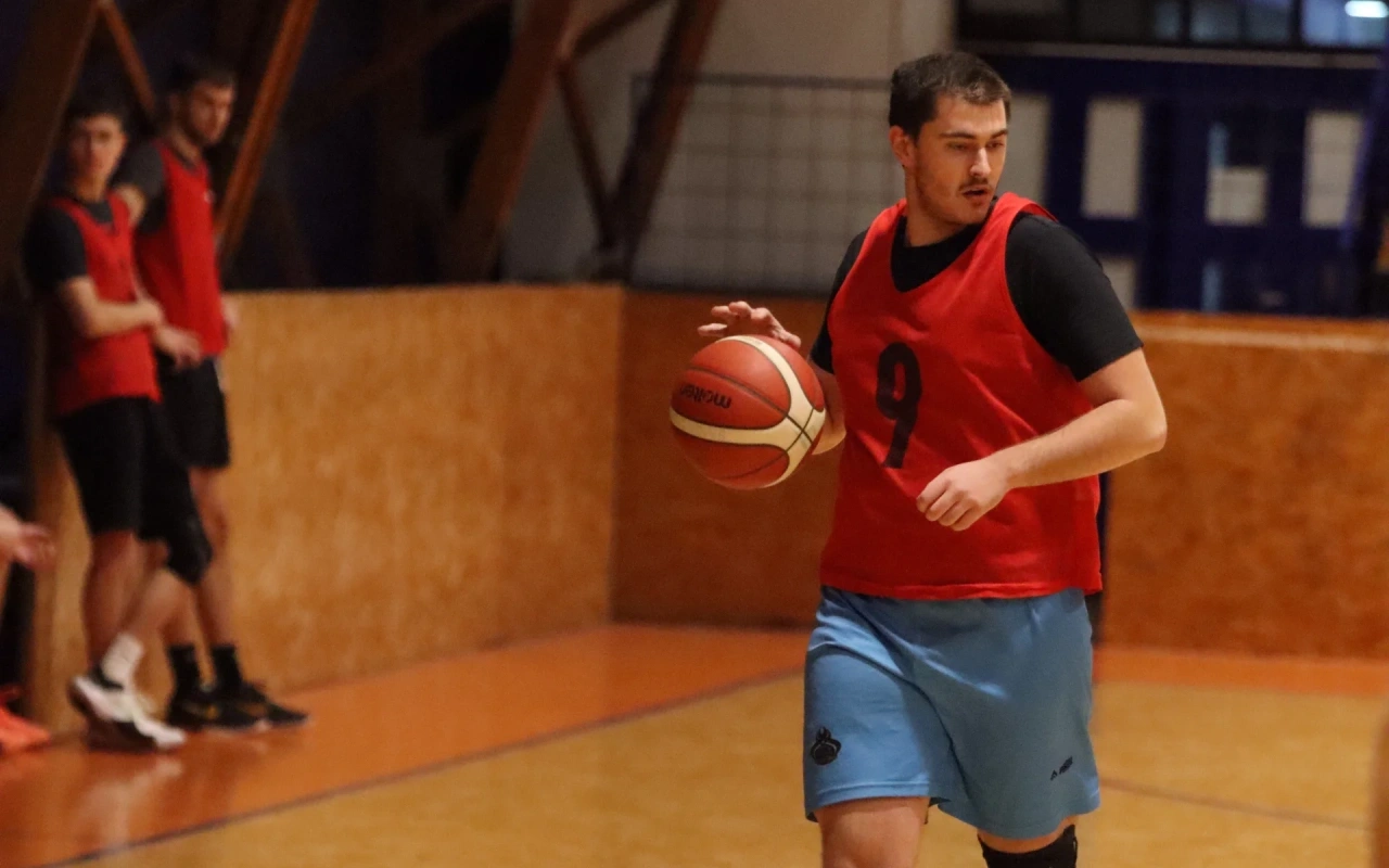 Tesna pobeda KK Uličari nad Eastwichom u derbiju 6. kola SOUTH E LIGE