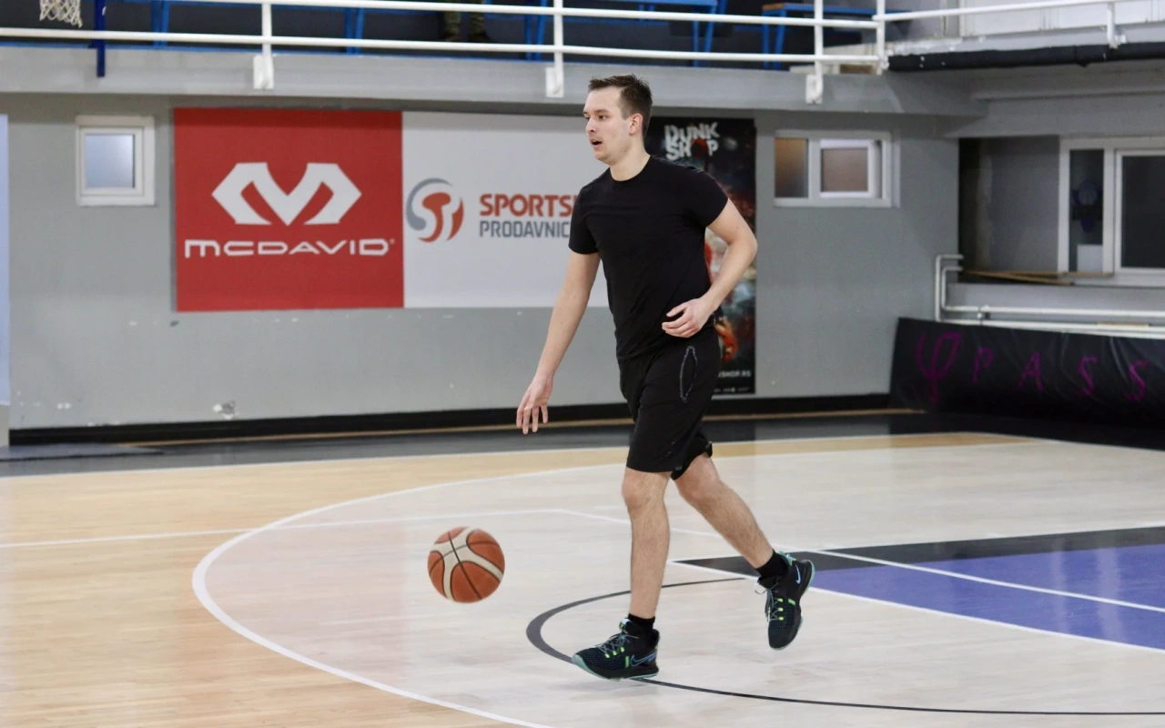 Neizvesna završnica presudila: KK Vinjau slavio protiv Eastwich 64:59
