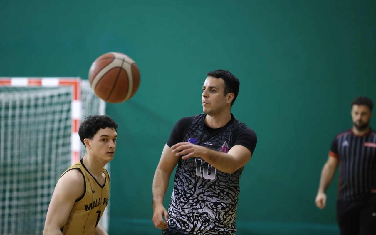 Mala Puna — Poroci Beograda 42:56: Poroci rutinski do pobede