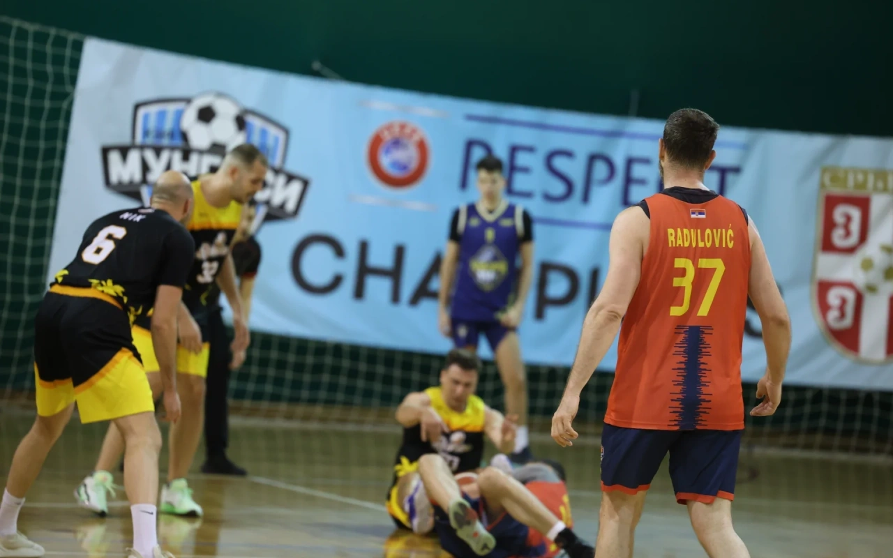 Kokos Rolnice prelomile derbi u poslednjoj četvrtini — 74:54