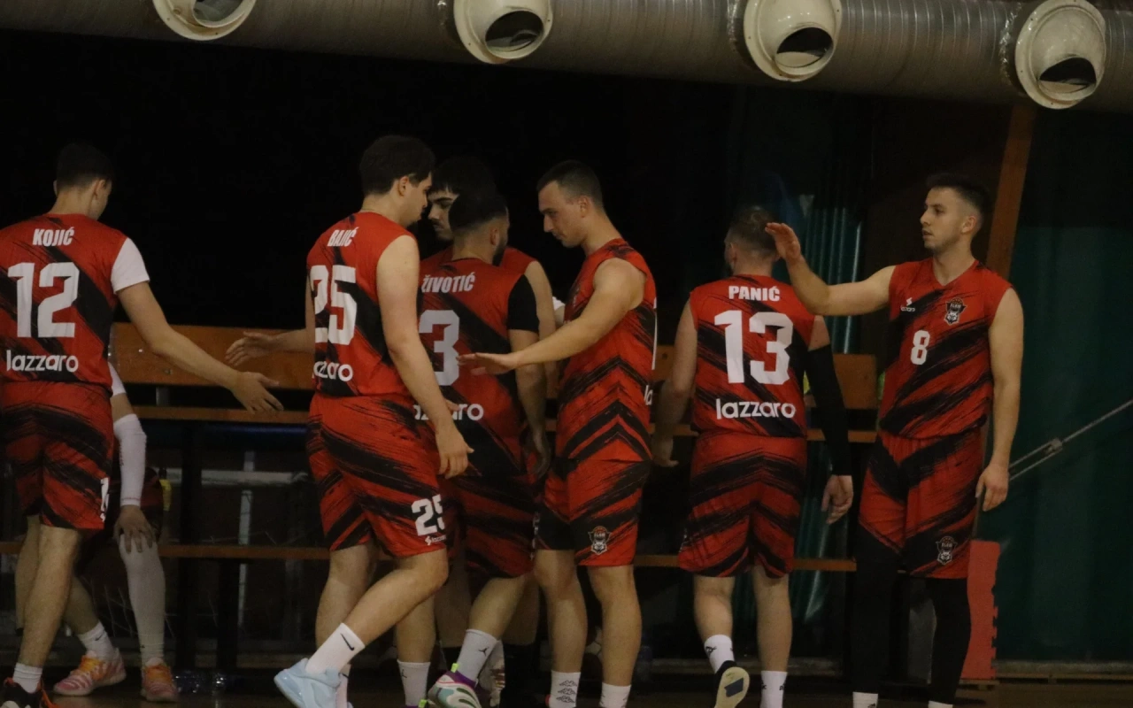 Napeta završnica donela trijumf Slam Drunkersa nad Fastforward011