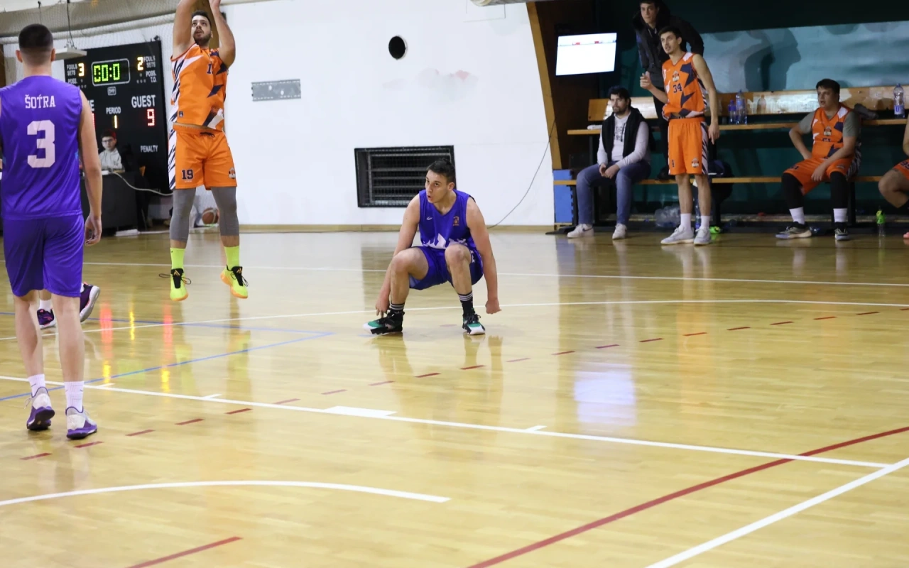 Blok Bricks preokretom do pobede nad Magičnim Džonsonima 55:46