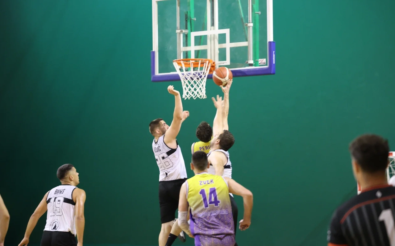 Poroci Beograda dominantno započinju finale WEST LIGE