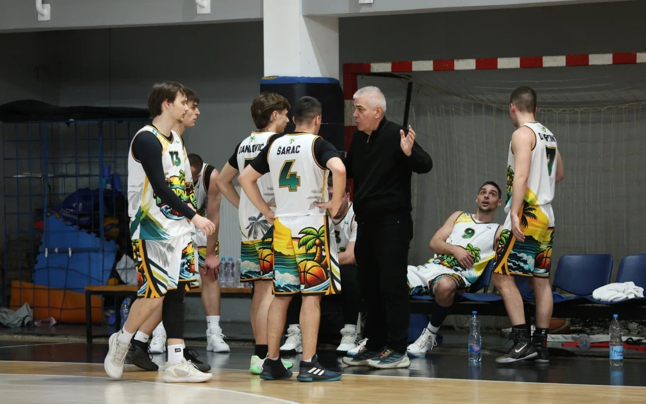 Fastforward011 slavio nad Tropski Bar 60:43 u SOUTH D LIGA