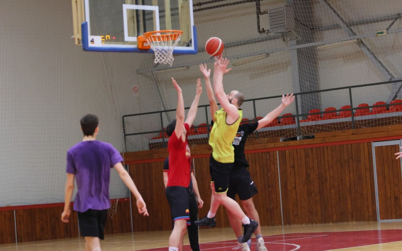 Napeta borba u četvrtfinalu South B Lige – KK ALW 032 savladao Omladince 49:43