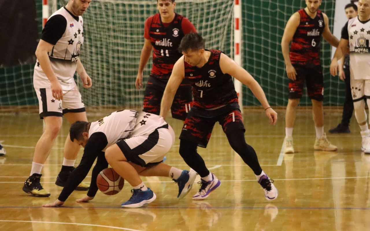 PRO LIGA: Neizvesnost do poslednjeg trenutka — Midlife Crisis pobeđuje 76:75 nakon produžetka