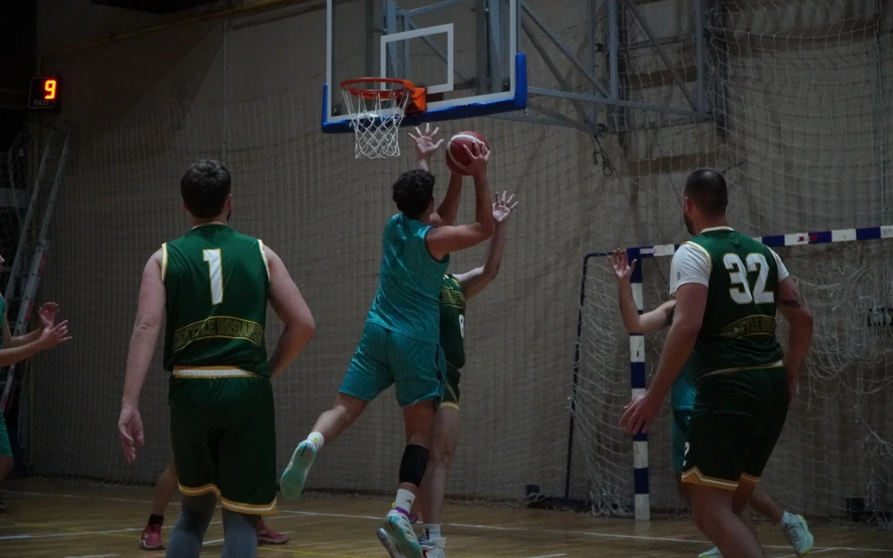 Seattle SuperSonics Brđansi dominantno do pobede protiv Himarea