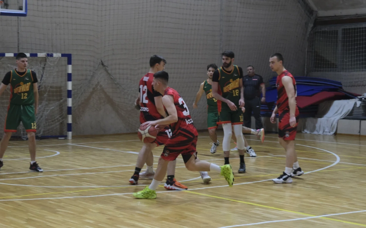 Fastforward011 pobedio Slam Drunkers 60:48