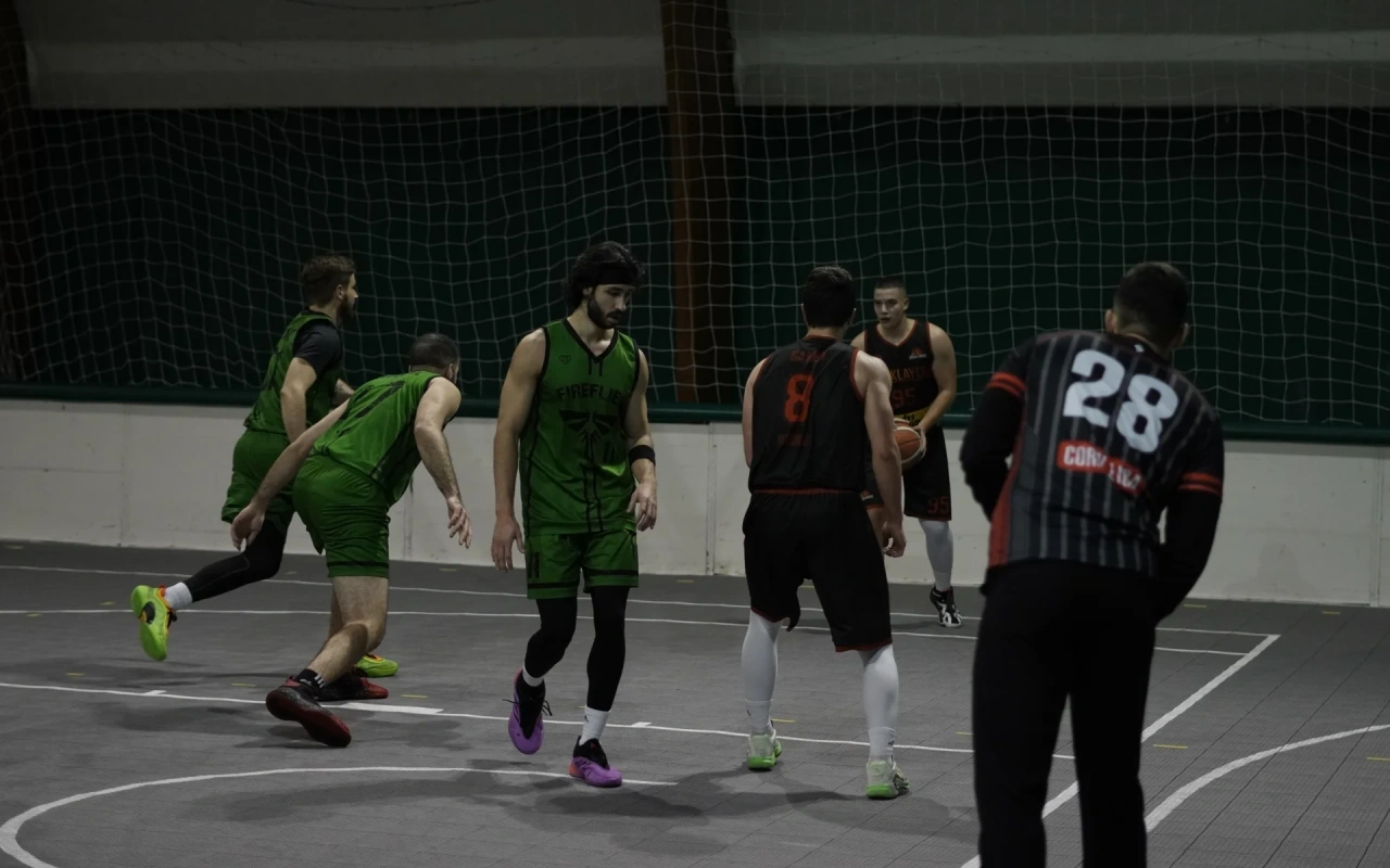 Fireflies 71 — KK Bricklayers 55: Prelom u trećoj četvrtini