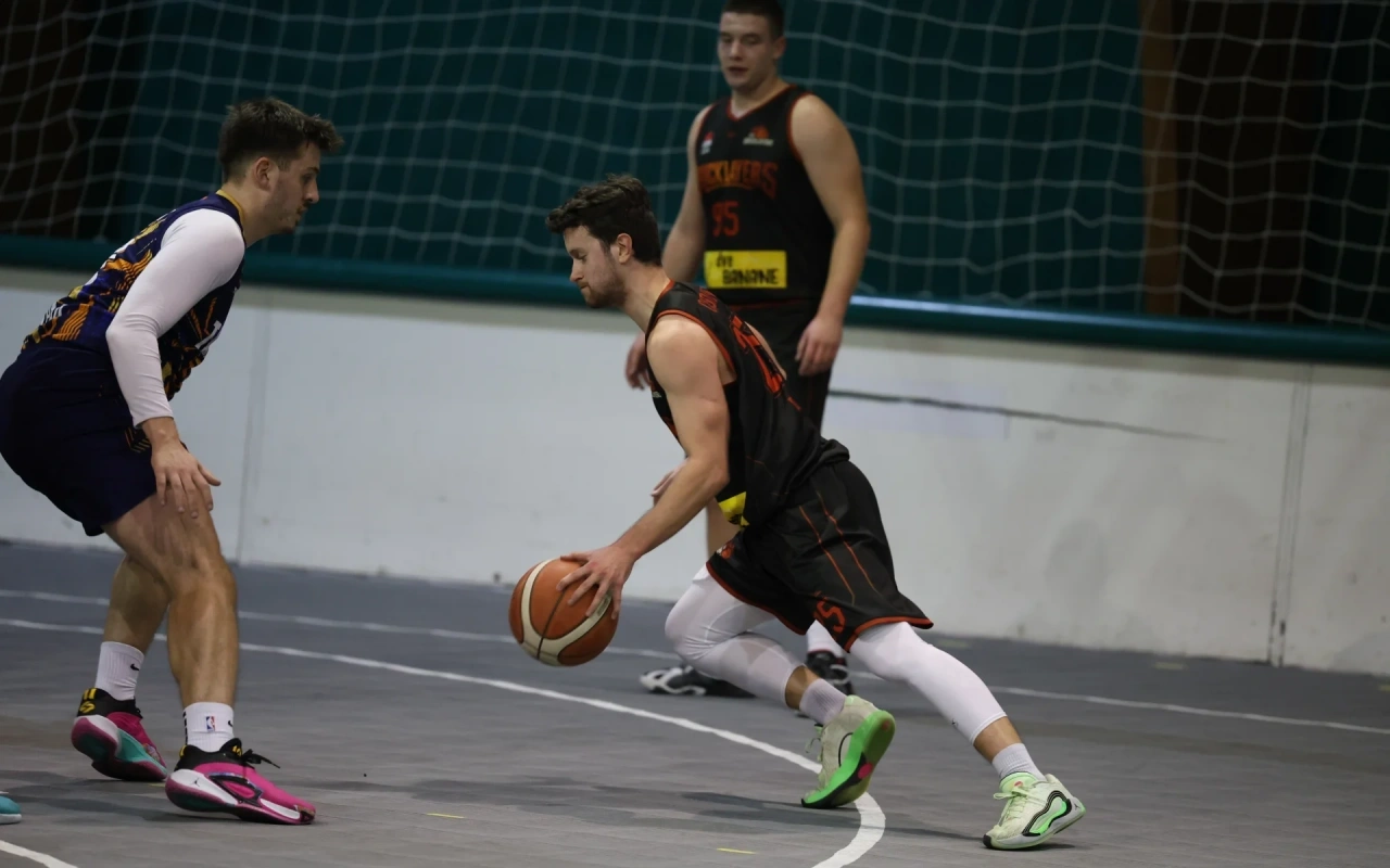 Tesna pobeda KK Tap 011 protiv KK Bricklayers 51:49 u NORTH LIGA