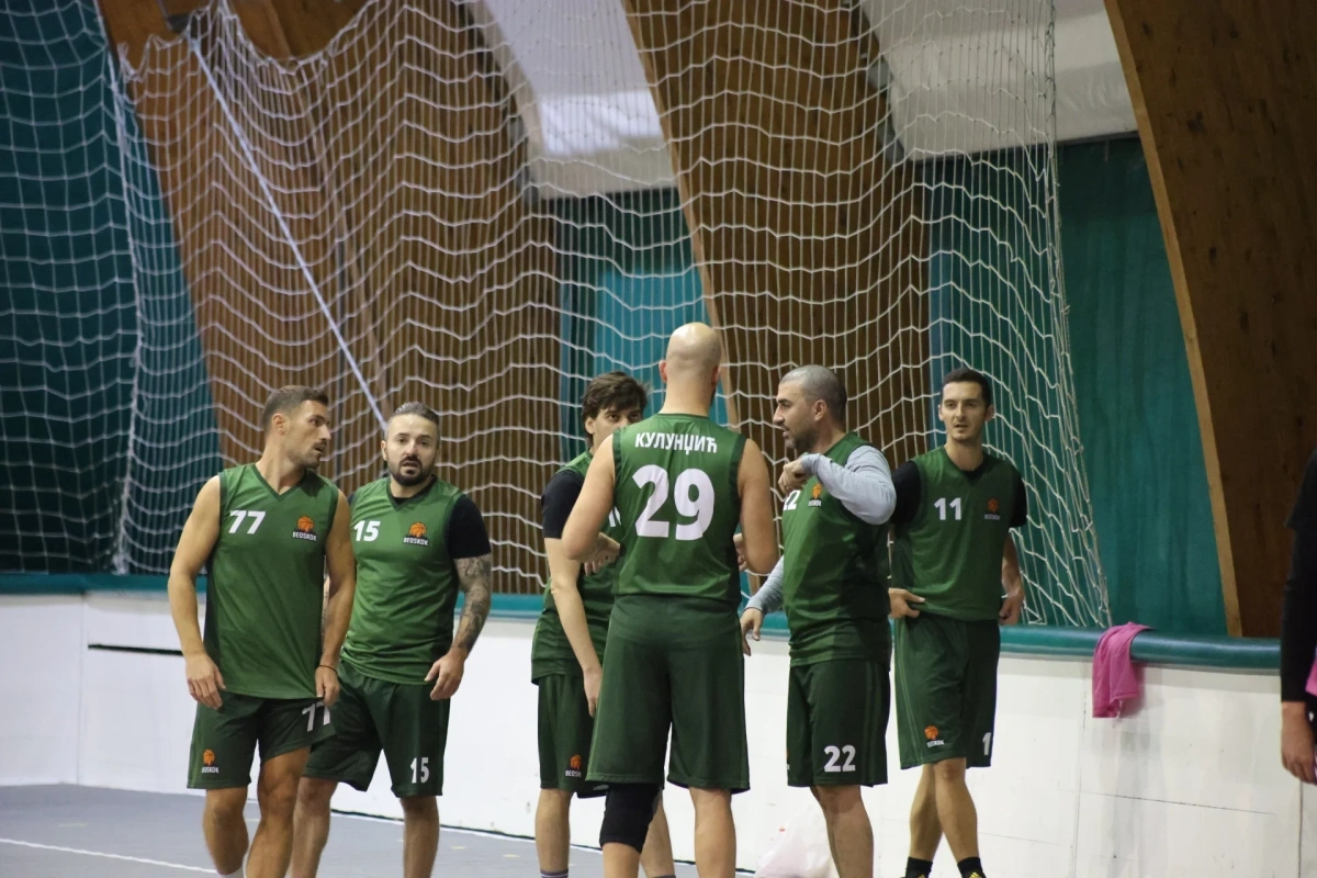 Tanka pobeda KK Neradnički nad Beoskokom 30:29 — finale rešio niz slobodnih bacanja