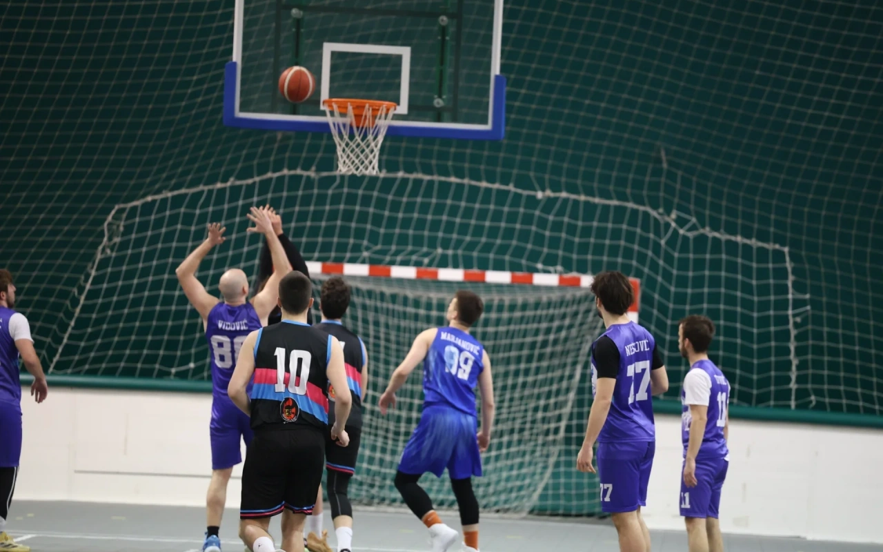 KK MUNZE slavio protiv Magičnih Džonsonija 58:52 — duel odlučio bolji balans i skok