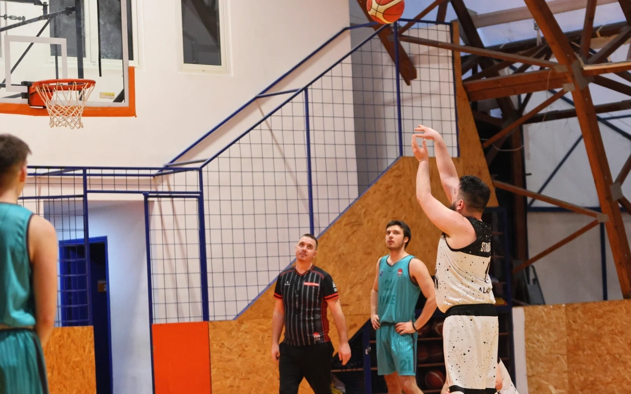 Neizvesna utakmica u South C ligi – Himare nadvisio Alan Ford sa 58:57