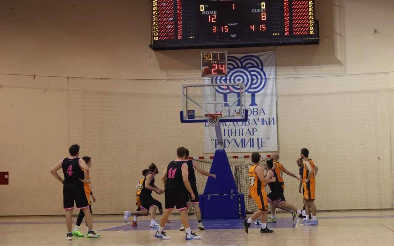 Neredni triler u Šumicama: Neradnički slavio 47:44