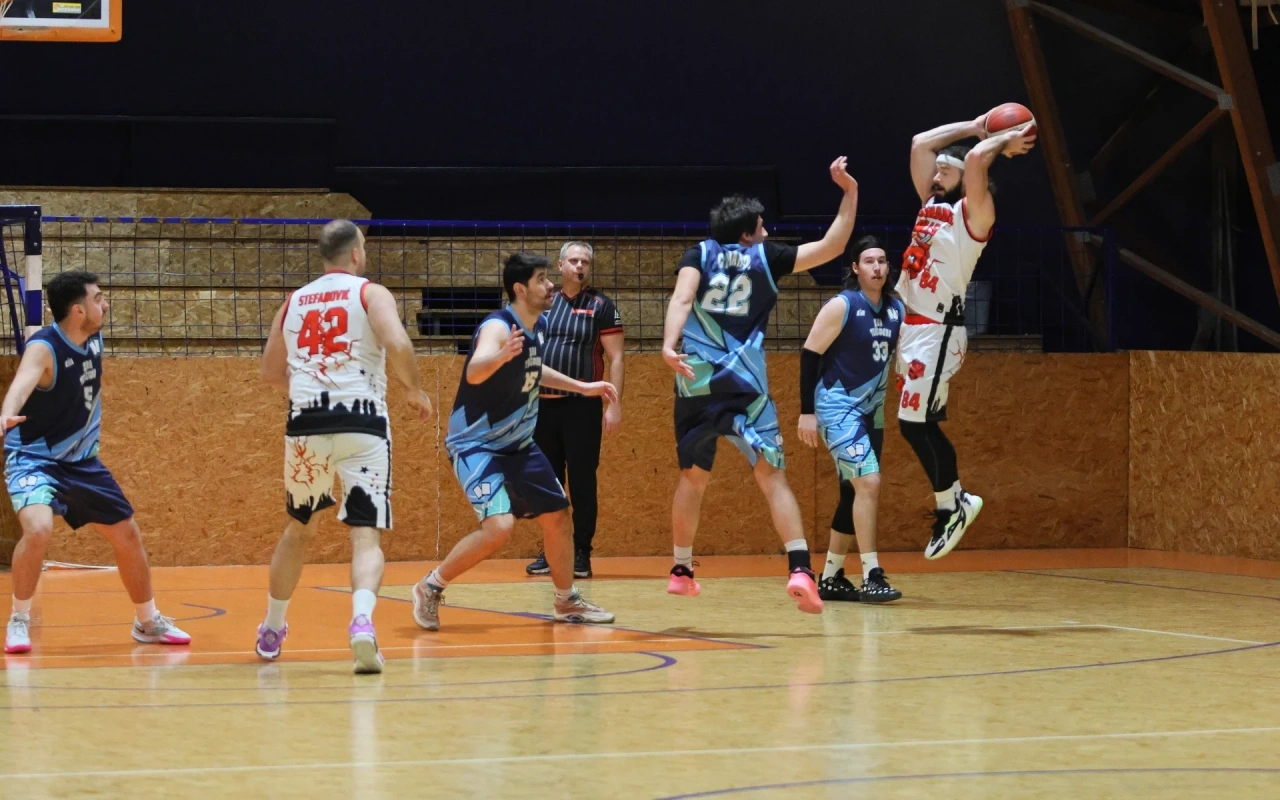 Dva Telefona slavio protiv Belgrade Bulls 67:60