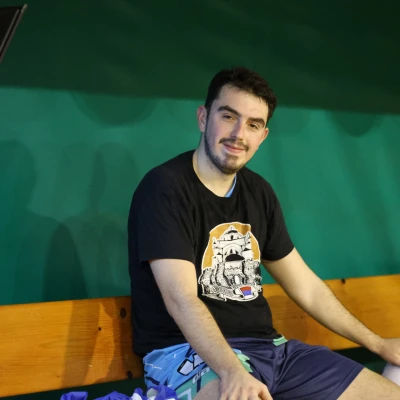 https://s3.eu-central-1.amazonaws.com/nex-to.me/8bdba2b1-6214-4b49-87aa-0701a85c94ce/photos/1765163454_c941bdbc-6704-491d-88fe-65259f4a8fd6-cover.webp