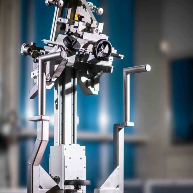 Complex montage tool