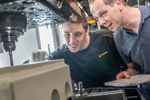 Werken bij tuinte cam programmeur cnc frezer