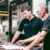 Wilco en Ramon in overleg over de maakbaarheid van een product