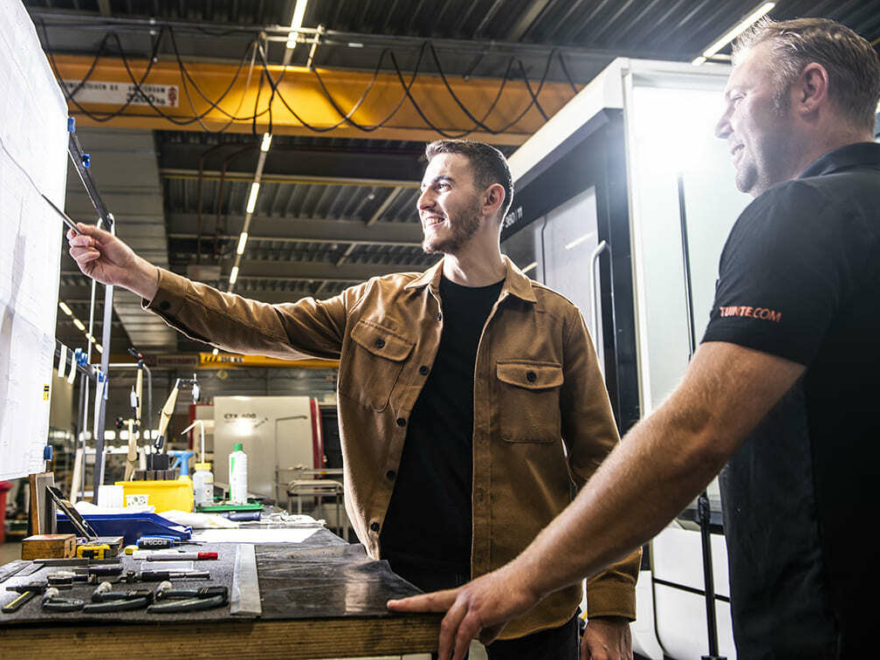 Hamza stemt werkzaamheden af met Danny