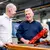 Walter in overleg met Paul