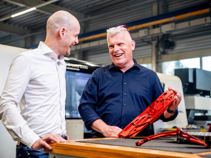 Walter in overleg met Paul