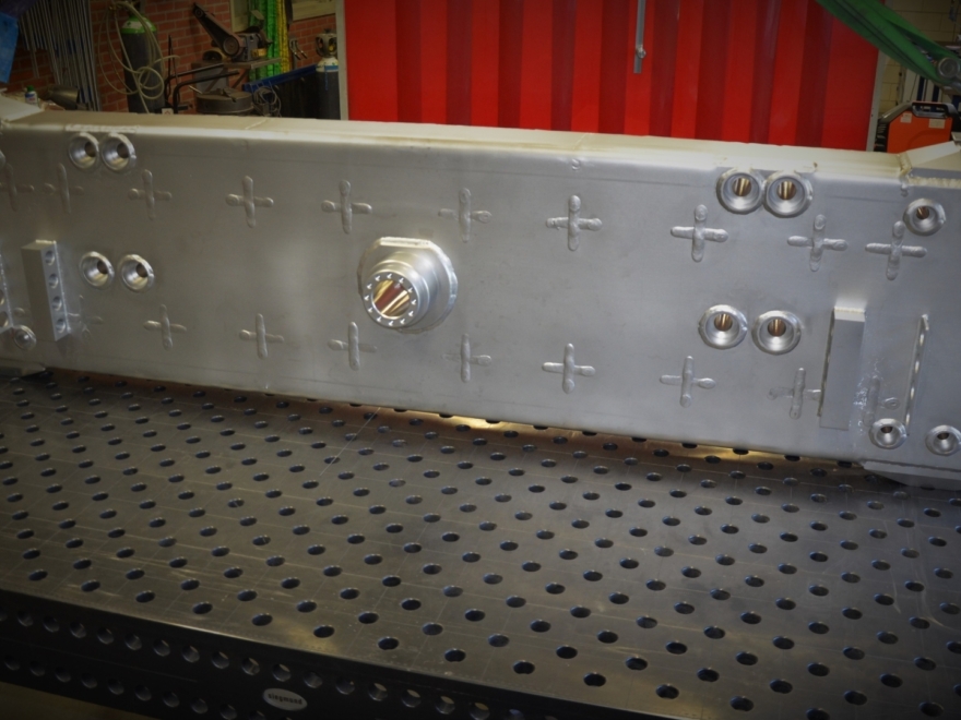 Het combineren van verspanen, plaatwerk en gecertificeerd lassen