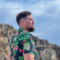 imagine profil Iulian