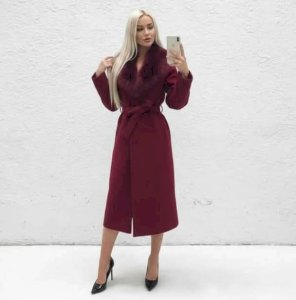 Elegantan bordo kaput