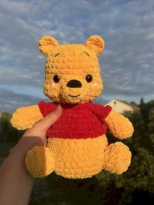 Ručno heklani plišani Winnie Pooh / 27cm
