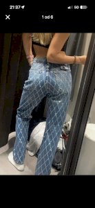 Zara viralne traperice s kristalima cirkonima 