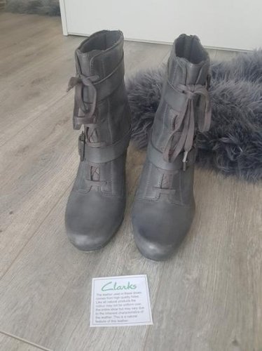 Clarks gležnjače na vezanje od prave kože