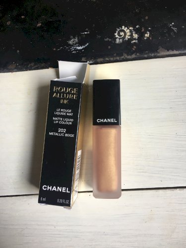 CHANEL sjajilo 