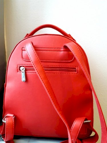 Crveni ruksak  backpack 