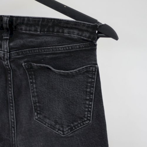 HTM21 AK05 ZARA tamne traperice