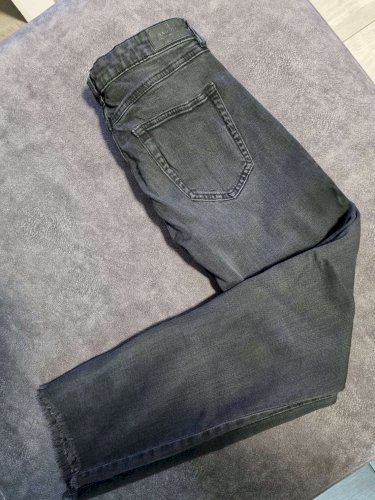 Traperice ravnog kroja 29 s elastinom deklarirane kao 40