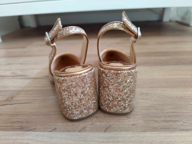 Asos roze šljokičaste cipele NOVO