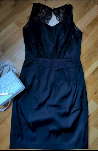 Elegantna mala crna haljina