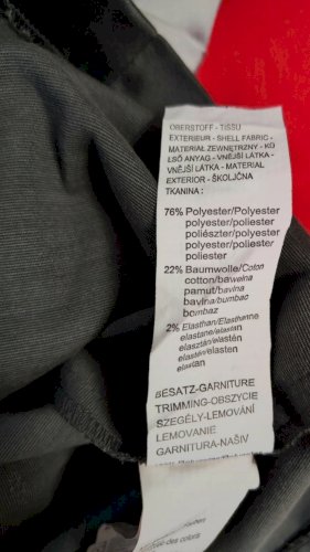 Elegantna haljina u dvije nijanse