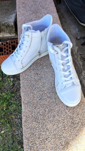 Guess tenisice na skrivene petu