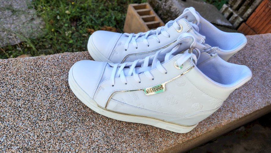 Guess tenisice na skrivene petu