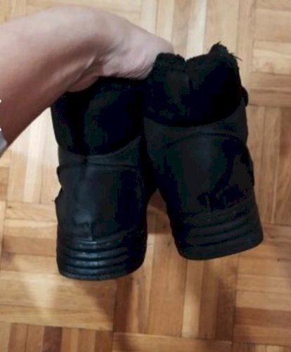 Crne čizme 
