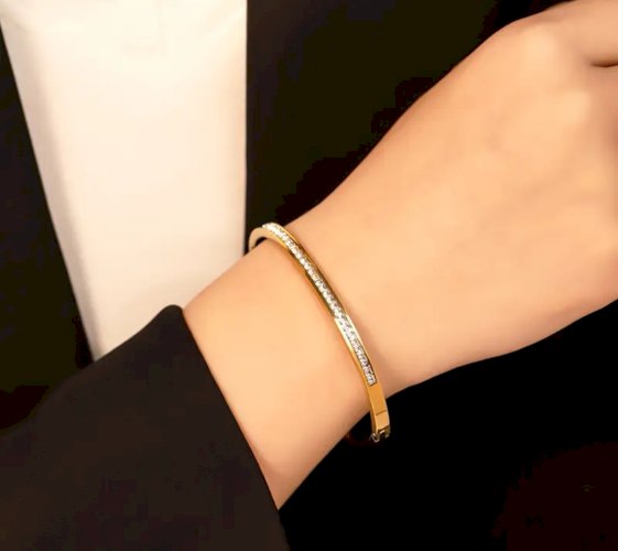 NOVA narukvica s cirkonima