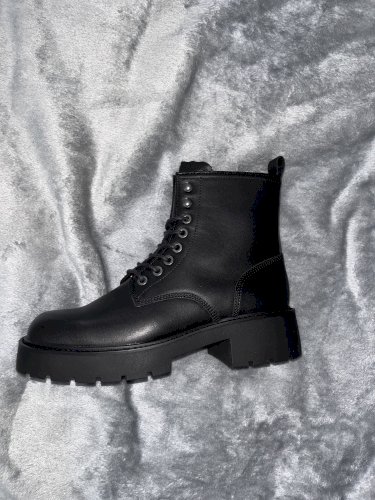 Calvin Klein cizmice