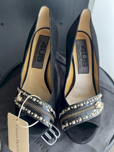 Cesare Paciotti stikle