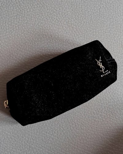 YSl Beauty torbica i putni set za manicuru