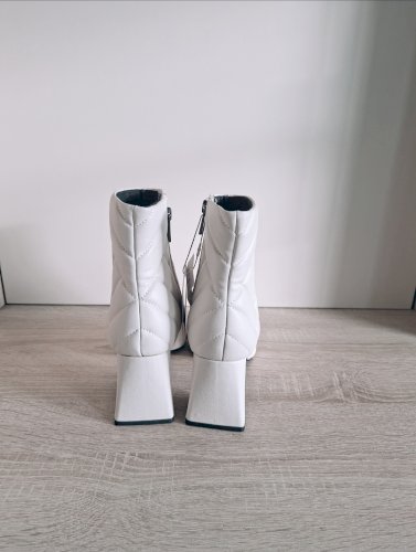 Stradivarius gležnjače 37