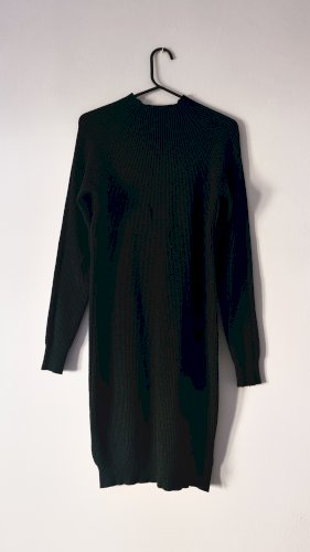 Zimska štrikana haljina s ovratnikom M 