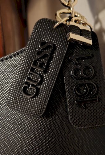 Guess noelle torbica